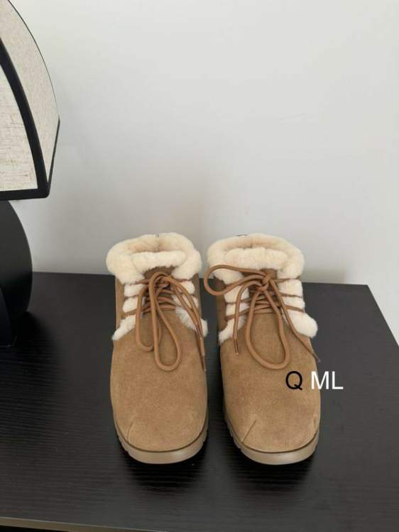 Picture of UGG Shoes _SKUUGGsz35-40ML092319770